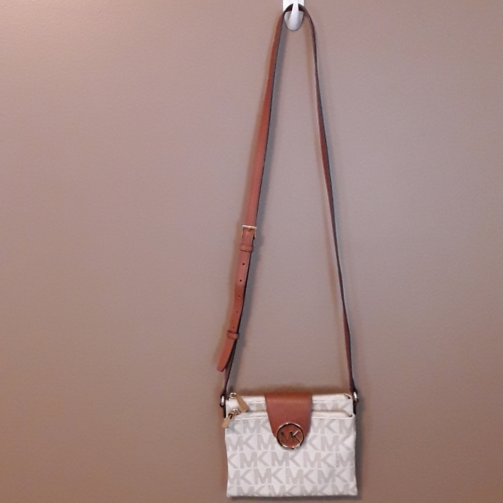Micheal Kors Fulton Crossbody Bag